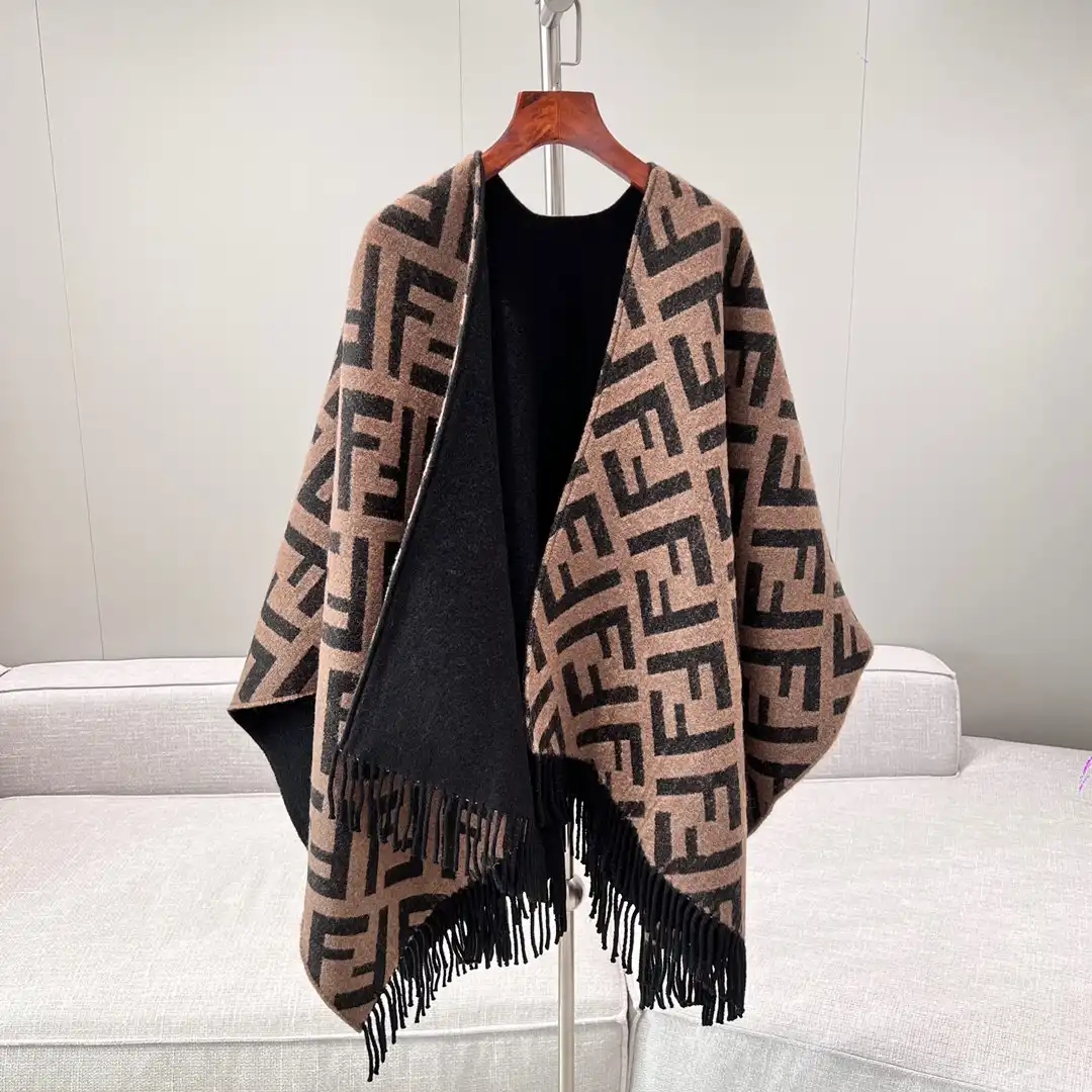 Cheap Fendi Poncho 0128