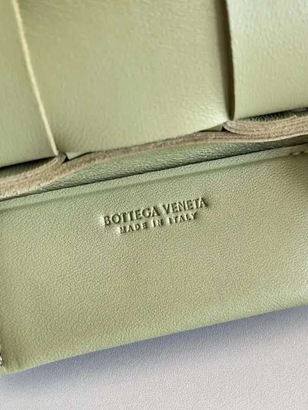 Affordable BOTTEGA VENETA Candy mini Cassette-12*8*4cm 0125