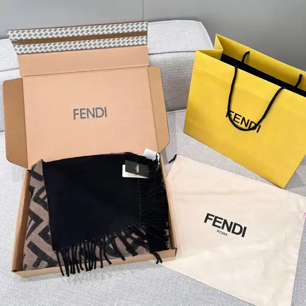 Cheap Fendi Poncho 0128