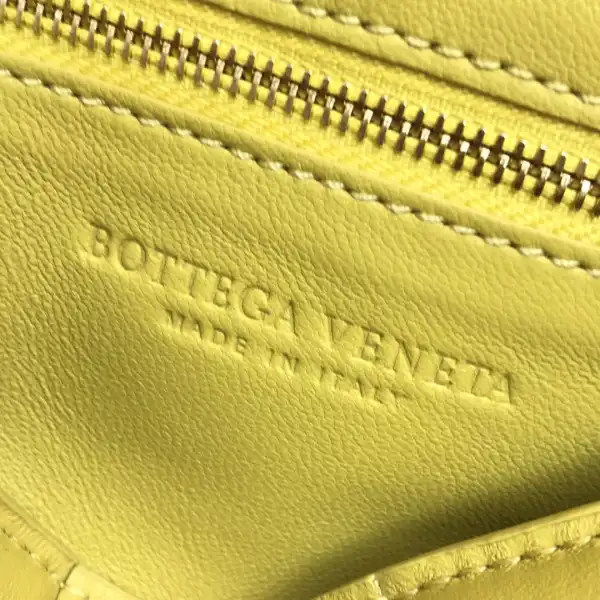 Affordable BOTTEGA VENETA THE CHAIN CASSETTE 0125