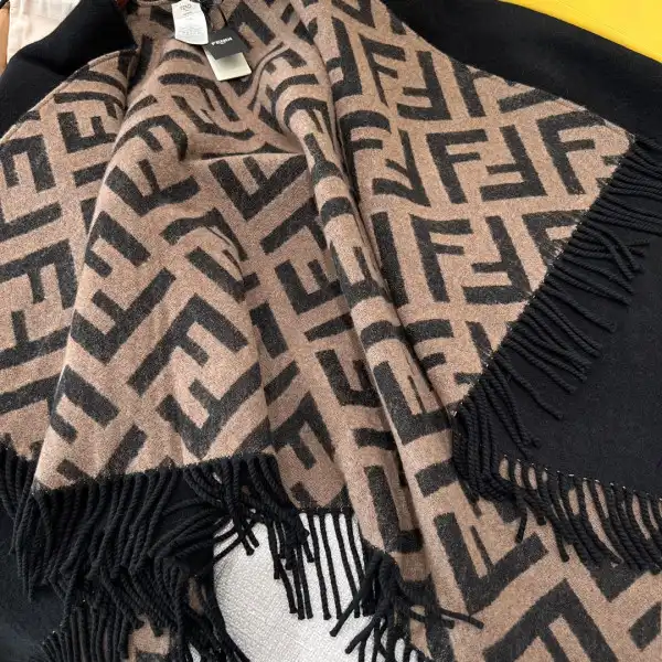 Cheap Fendi Poncho 0128