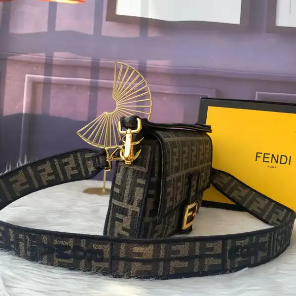 Affordable FENDI BAGUETTE -27-15-6cm 0201