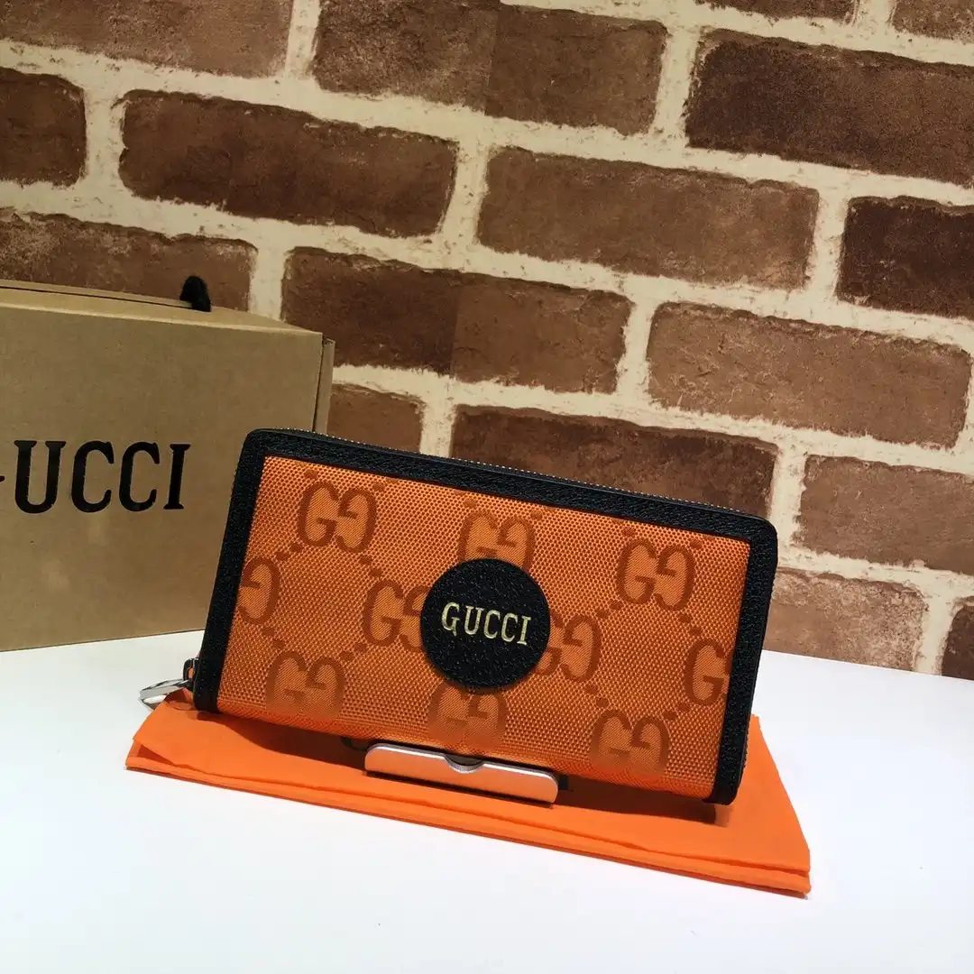 Affordable GUCCI Off The Grid Zippy wallet 0206