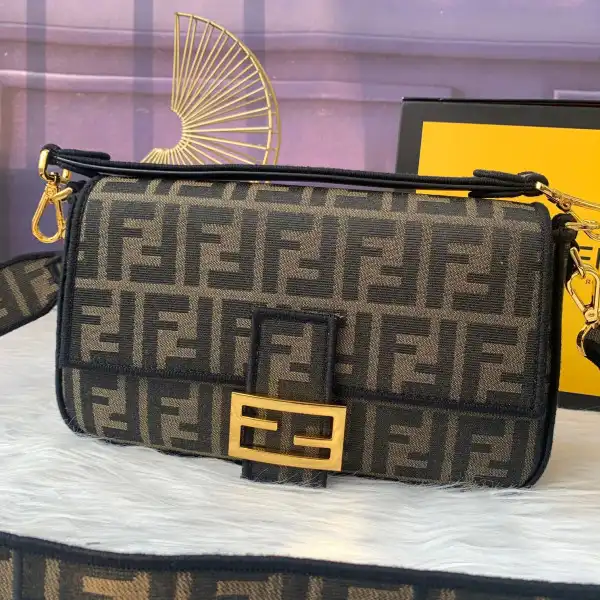 Affordable FENDI BAGUETTE -27-15-6cm 0201